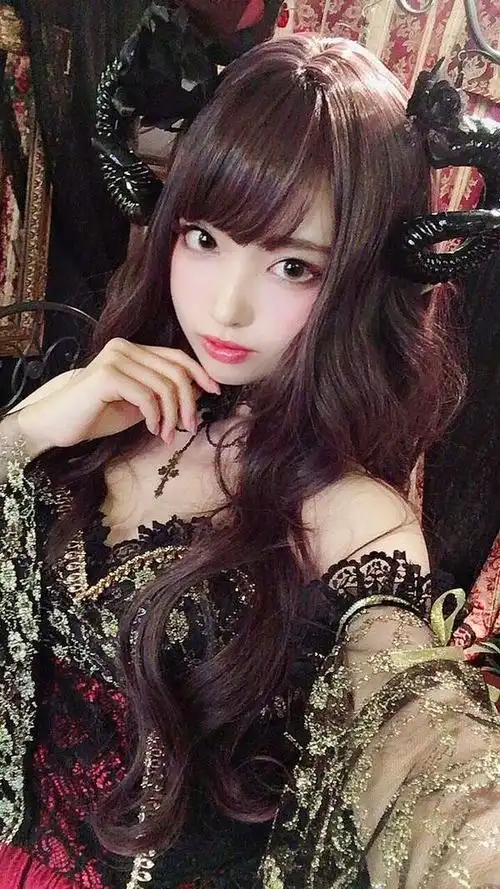 电影《逆光玫瑰》封面